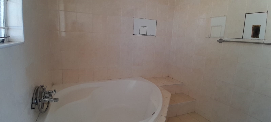 To Let Commercial Property for Rent in Dalindyebo Eastern Cape